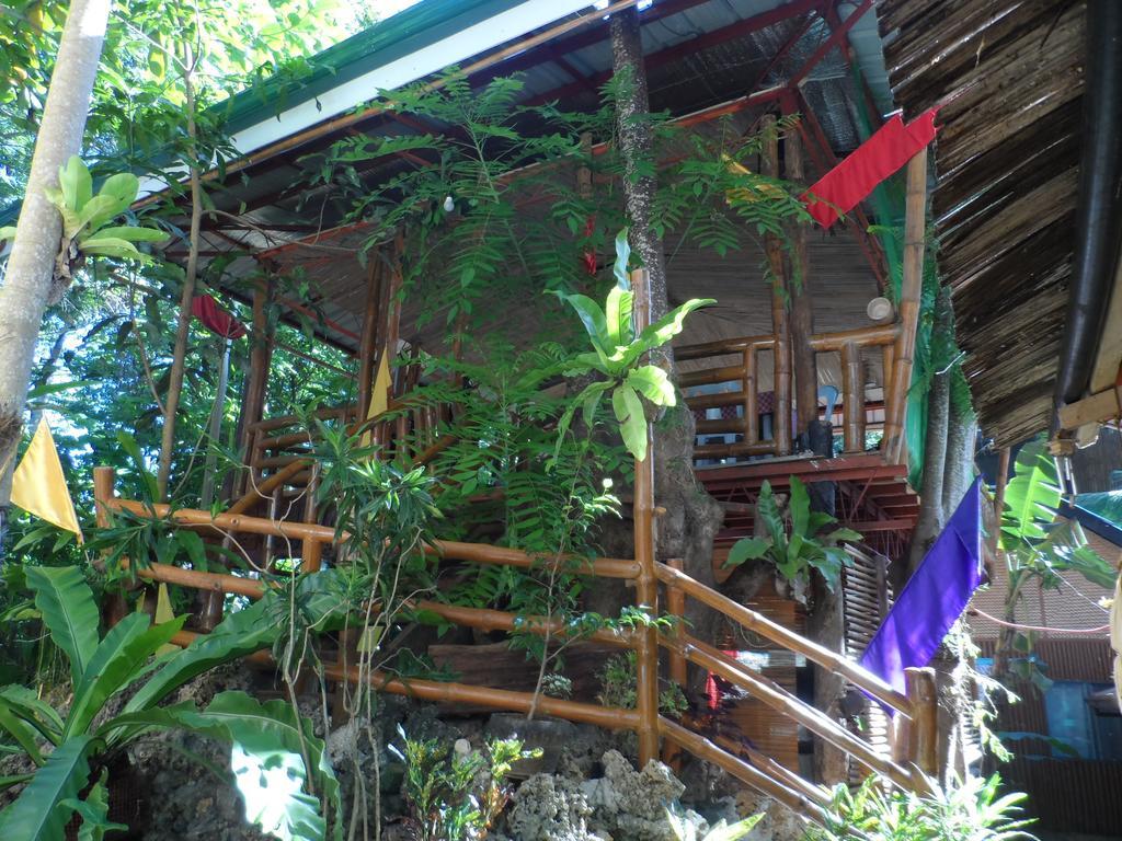 Victoria Guest House And Cottages Puerto Princesa Exterior photo