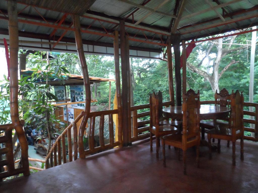 Victoria Guest House And Cottages Puerto Princesa Exterior photo